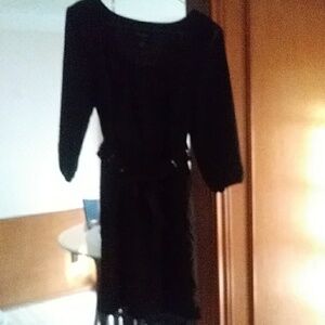 MEDIUM BLACK WHITE HOUSE BLACK MARKET DRESS!!